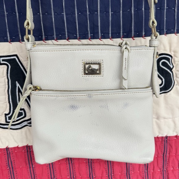 Dooney and Bourke crossbody bag cream color Leather - Picture 4 of 10